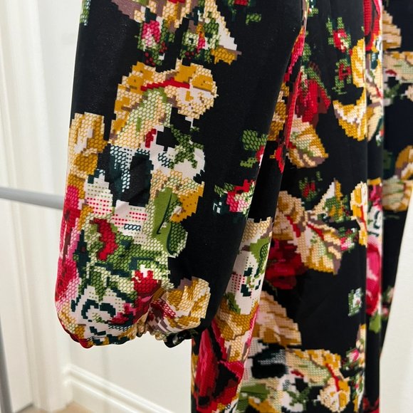 Multi colour low neck, long sleeve with pleat in the front and back . - Picture 3 of 5